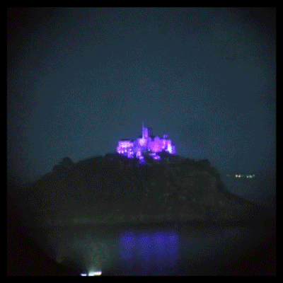 Moving image of the work UM