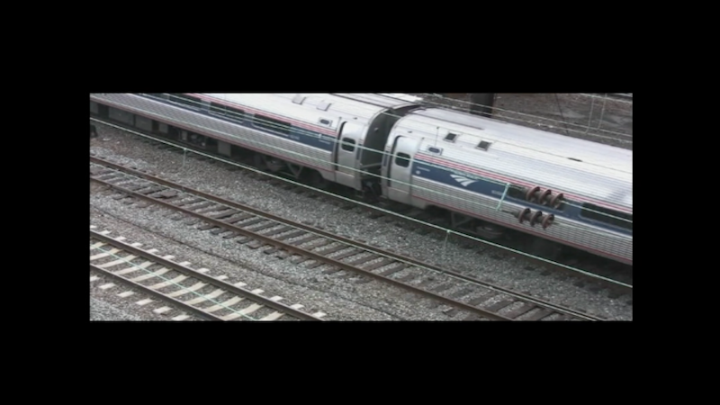 gallery image of Trois rails sous tension