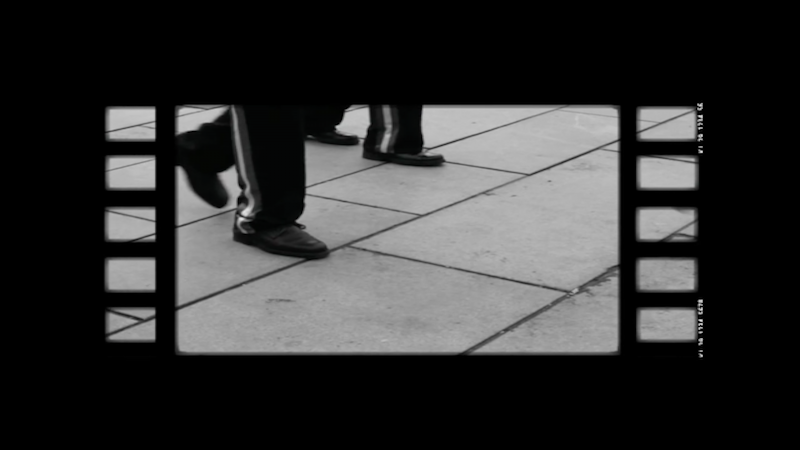 gallery image of Trois rails sous tension